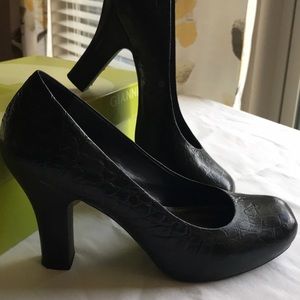 Women’s Gianni Bini Black Croc Heels. Size 8.5